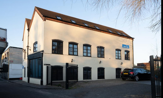 Bilston Hotel | Atz&H Inn