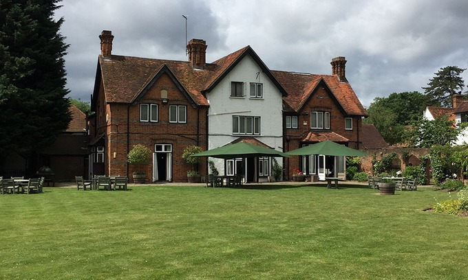 Hurley Hotel | The Olde Bell