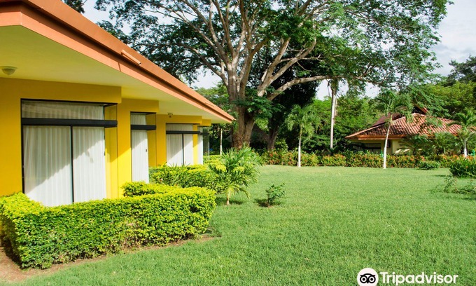 Panama Beach Hotel | Papagayo Golden Palms Beachfront Hotel