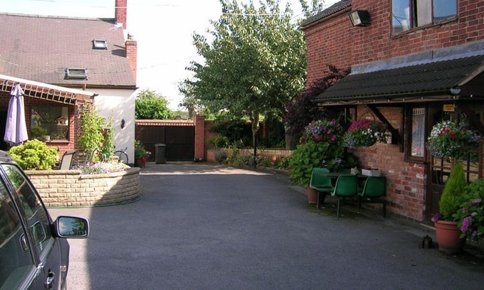 Ibstock Hotel | The Post House
