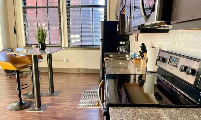 Downtown Kansas City Apartment | ☆UNIQUE 2Bed Loft☆ Downtown KC