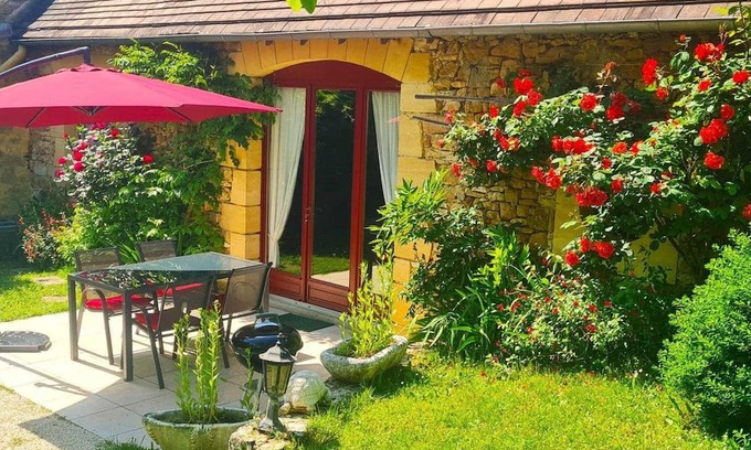 Saint-Julien-de-Lampon Cottage | Gite Saint-Julien-de-Lampon, 2 bedrooms, 4 persons