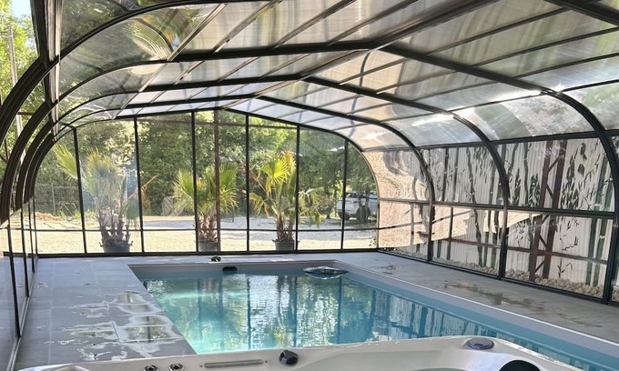 Villemoiron-en-Othe Apartment | Le domaine du Lavoir / Moumoune sleeps 4. Jacuzzi access from April to October