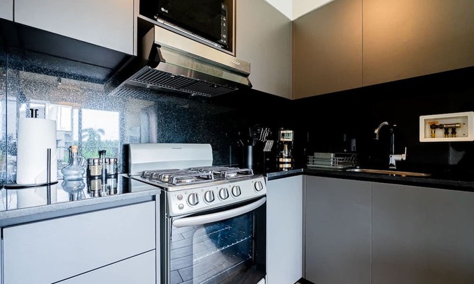 Panama City Apartment | w Modern 2BR w Great Deco in Centriqo
