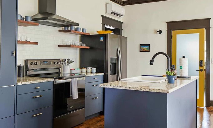 Five Points South House | Charles on 11th - Beautifully Restored Historic Southside Home Walkable Perfect for Groups