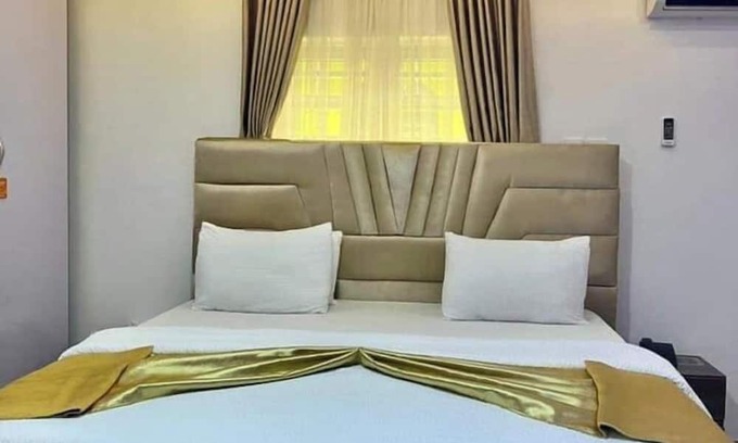 Alimosho Hotel | White Chase Hotel and Suites