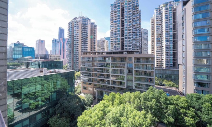 Xujiahui Bed & Breakfast | Tyms Elegant 3BR 2BA Apt Yongxin Century