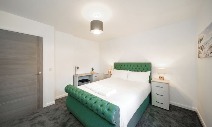 Montrose Apartment | Erskine & Gibson Apartments