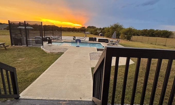 Waxahachie Bed & Breakfast | The Rustic Belle