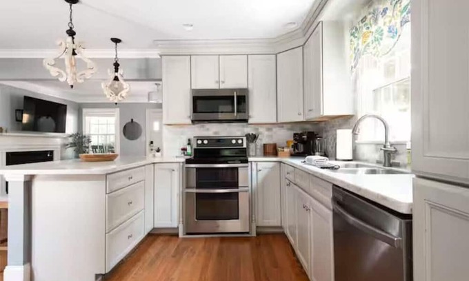 Dilworth House | 4BR Dilworth Charmer | Pool | Gym -SouthEnd/Uptown