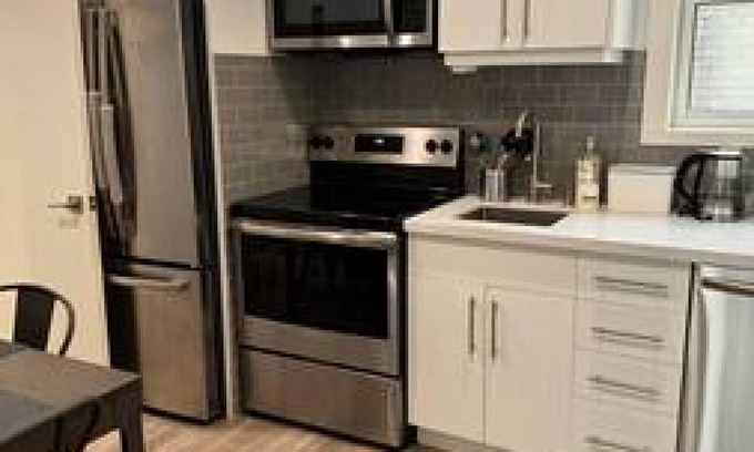 Bracondale Hill Apartment | Bright, cheerful , specious one-bedroom apartment