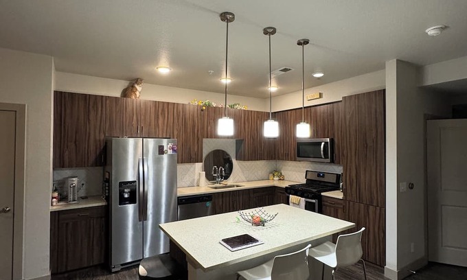Heather Gardens Apartment | Modern Private Retreat in Aurora-1BD & Shared Living Space Close to City Center