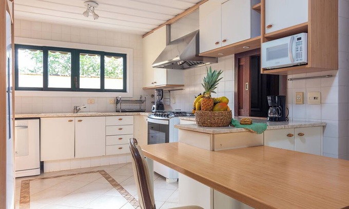 Regiao dos Lagos Cottage | Spacious house in Buzios for 8 people