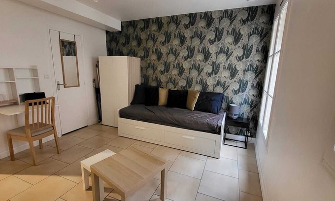 Chartres Apartment | Renovated studio near the cathedral