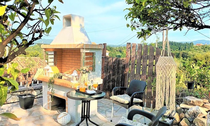 Antipernoi Villa | Villa 'Casa Di Helena Luxury Corfu' with Mountain View, Wi-Fi and Air Conditioning