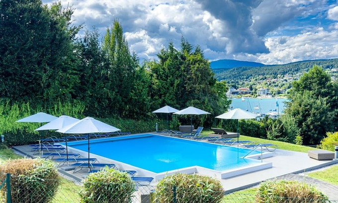 Augsdorf Apartment | 2 Bedroom Apartment, Terrace, private lake access