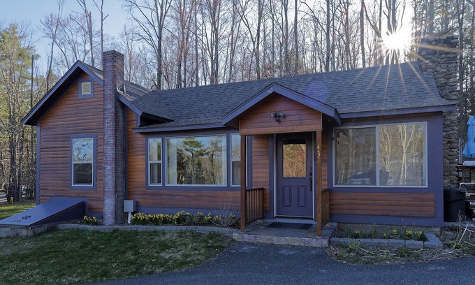 Guild House | NEW LISTING! Qutie Pie House (2-Bedroom Home) by RedAwning