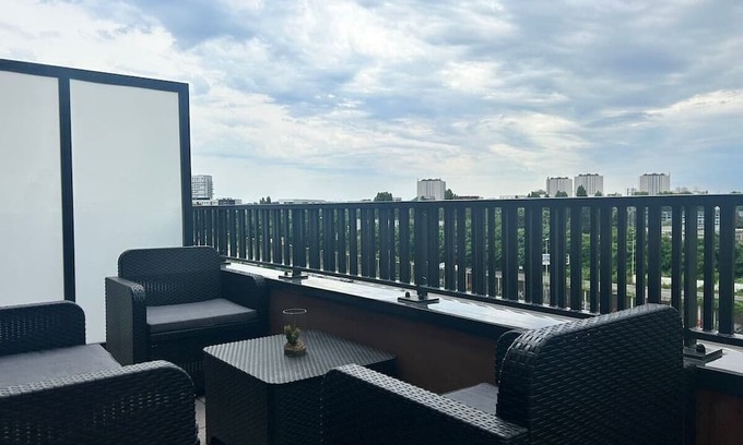 Bobigny Apartment | Bienvenu Chez BECKY / Luxury flat