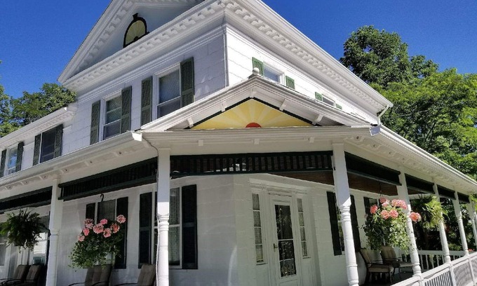 Lodi Bed & Breakfast | Private Room in B&B on Seneca Lake Wine Trail