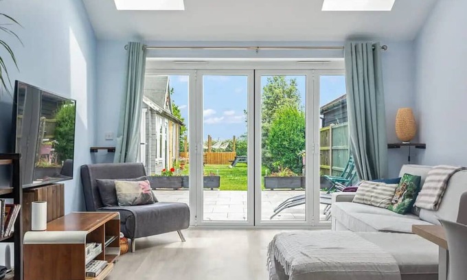 Herne Bay House | *NEW* Coastal Family House | Pass the Keys