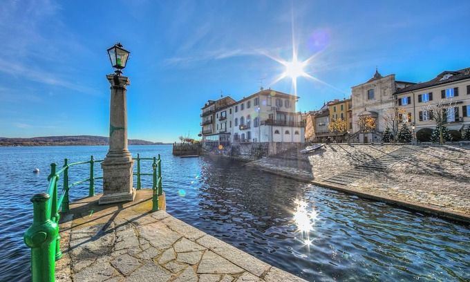 Arona Villa | Stella Del Lago Pied Dans L'Eau