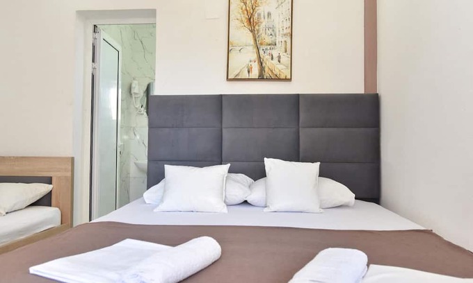 Gjerana Apartment | Studio Room w Balcony 6 min to Beach in Ulcinj