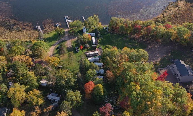 Garrison Cabin | 3 Lakeside cabins with a cozy atmosphere, perfect for pets!