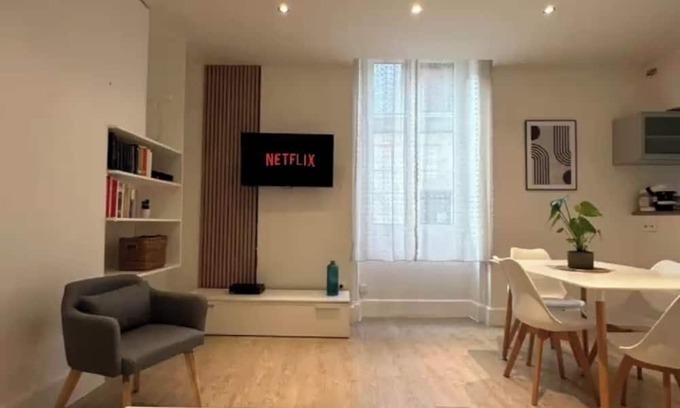 Brive-la-Gaillarde Apartment | Appartement Hyper Centre + Climatisé