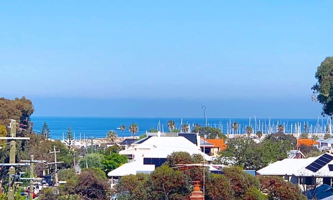 South Fremantle Apartment | A room with a view - South Fremantle