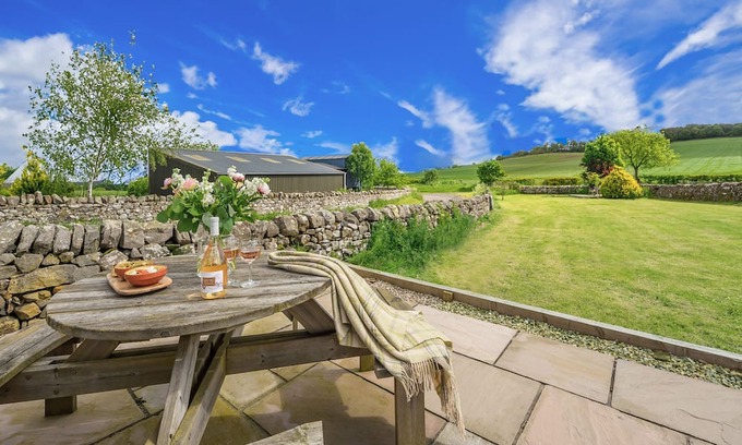 Belford Cottage | Rosemary Cottage - a cottage that sleeps 8 guests in 4 bedrooms