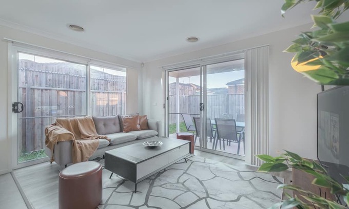 Truganina House | This house is a 3 bedroom(s), 2 bathrooms, located in Truganina, VIC.