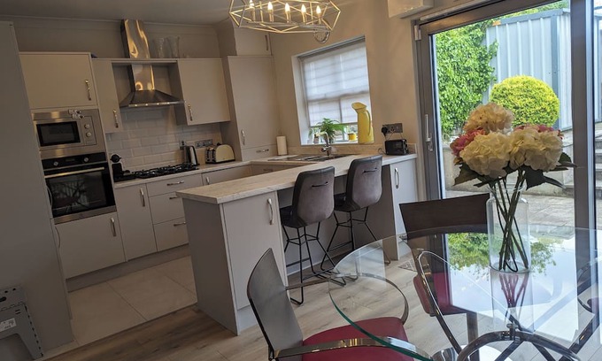 Westport Cottage | Stunning Town house located in the heart of Westport Quay
