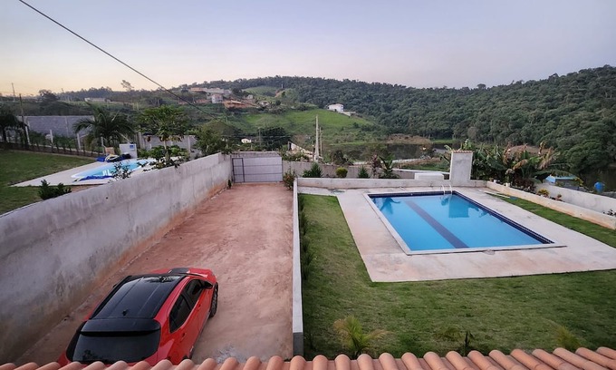 Mairinque House | Chácara Doce Morada em Mairinque, com Piscina, Churrasqueira e pet Friendly