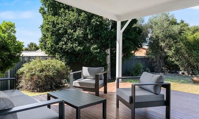 Cessnock House | Riesling Retreat - Only minutes to the vineyards