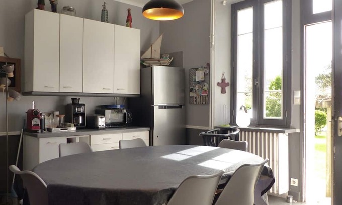 Bono House | Maison Familiale Avec Piscine, Proche du Port