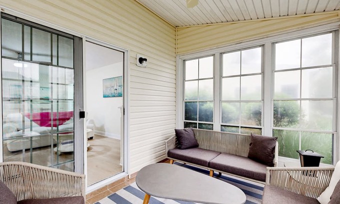 Keys Of Marsh Harbor House | Keys of Marsh Harbor townhome with pool/tennis access, private patio & fireplace