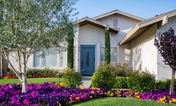 Indio House | Coachella Poolside Paradise, accommodates up to 10 guest