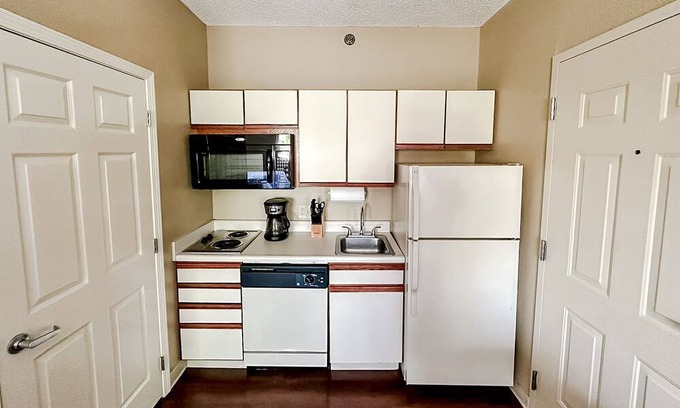 Wichita Apartment | Sleepover: Memorable Studio - Downtown Wichita