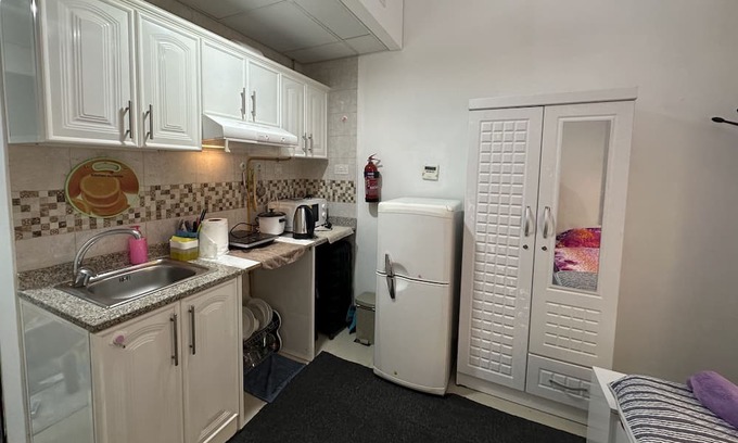 Al Sabkha Apartment | The Regal Residency Studio, 1 Minute Walking Distance from Gold Souk