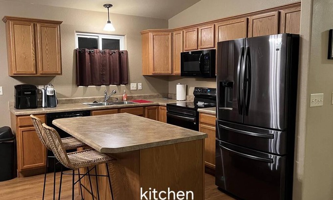 Box Elder House | Clean & spacious home perfect for families! 10 minutes from Rapid City!
