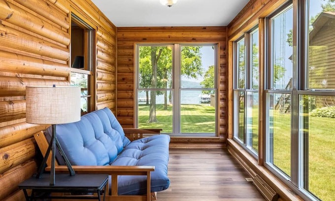 Markesan Cabin | Serene, Immaculate cabin on pristine lake frontage