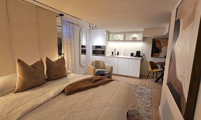 East Credit House | Luxurious Studio Portion (Basement) in Mississauga Heartland