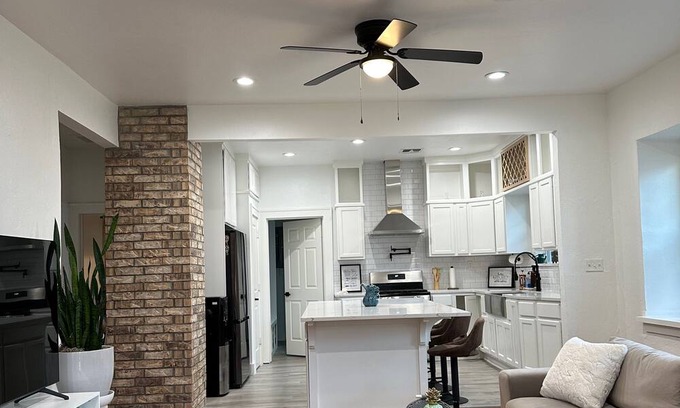 Central Oklahoma City House | Cozy home in the heart of OKC. walking distance to Midtown, Downtown, etc.
