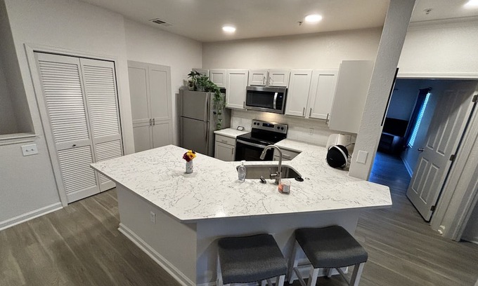 Tampa Apartment | CrossTown Oasis- Location! Location! Location