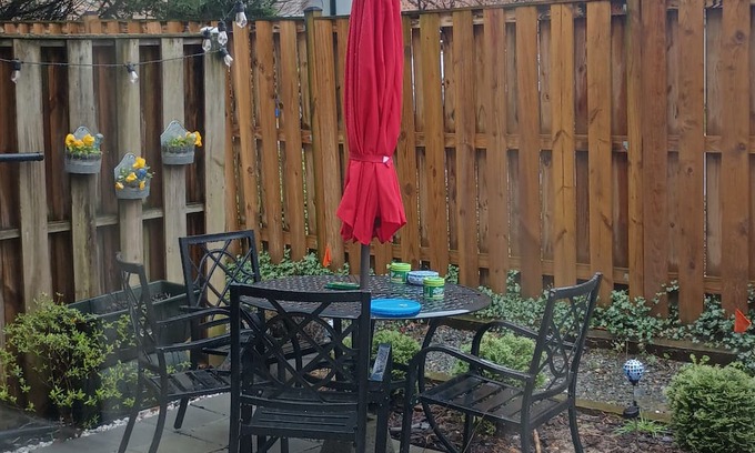 Wheaton Apartment | Studio apartment with separate entrance below townhome in Wheaton Maryland.