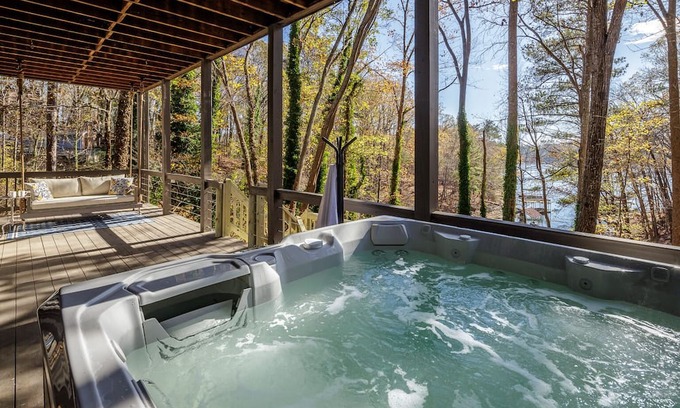 Gainesville Cabin | Luxury Lake Home Retreat on Private 1 Acre lot in Quiet Cove