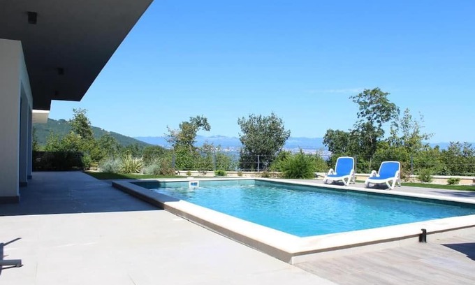 Opric Villa | Spacious villa in Opatija Riviera with terrace, swimming pool and sea view.