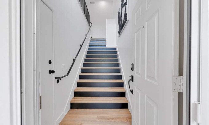 Moorpark House | Stylish 2 BD 2 BA Moorpark Home w/ Attached Garage