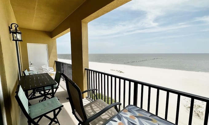 Henderson Point Apartment | #732 Beautiful corner 2 bedroom beach front condo