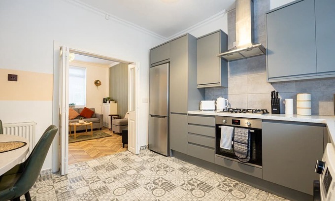 Belle Vue House | GuestReady - Restful Retreat in Manchester